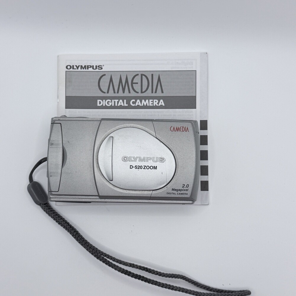 Olympus Camedia D-520 Zoom Digital Camera Silver 1.5" LCD Screen 3x Optical Zoom